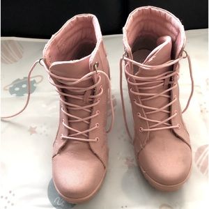 Capa de Ozono brand, Canvas booties